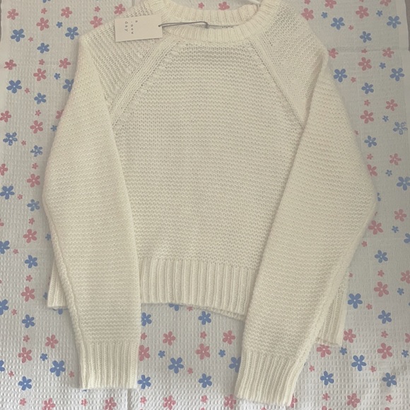 nwt white/cream fuzzy sweater - Picture 1 of 2